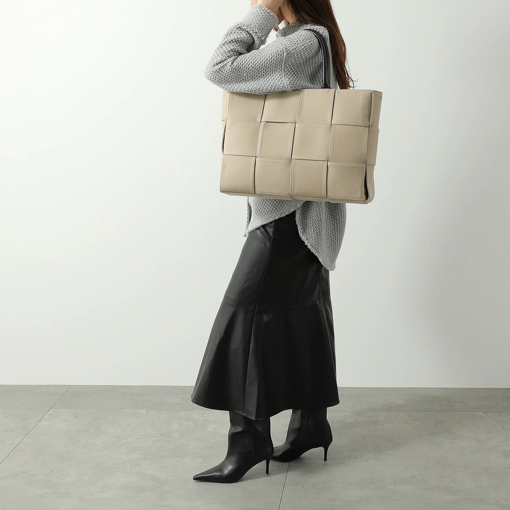 Bottega Veneta Bag Intrecciato Maxi Tote Pouch Black